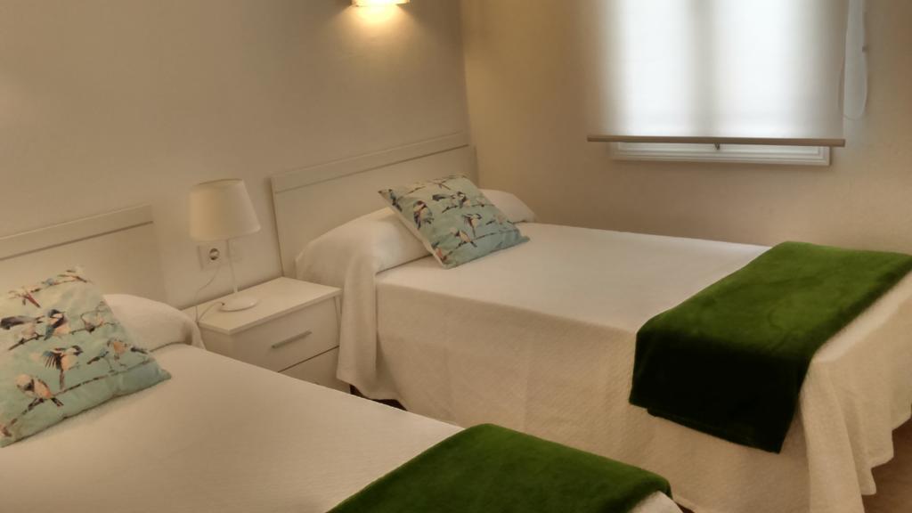 Grupoandria Villa Dora Cala'N Blanes  Стая снимка